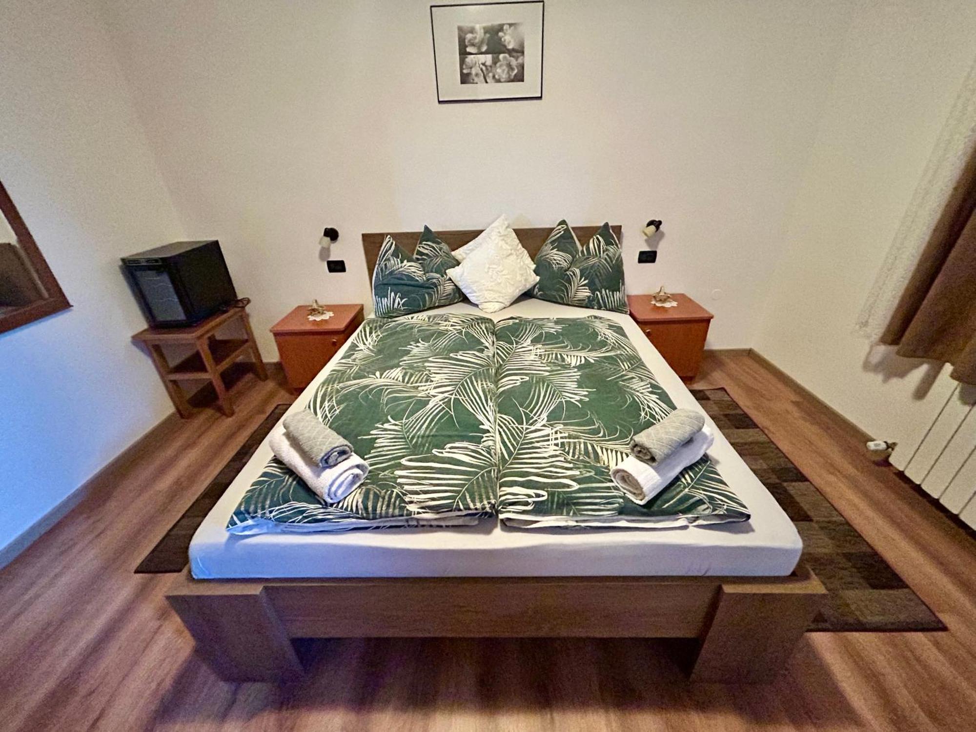 Guest House Casa Mia - Rooms & Apartments Ровінь Екстер'єр фото